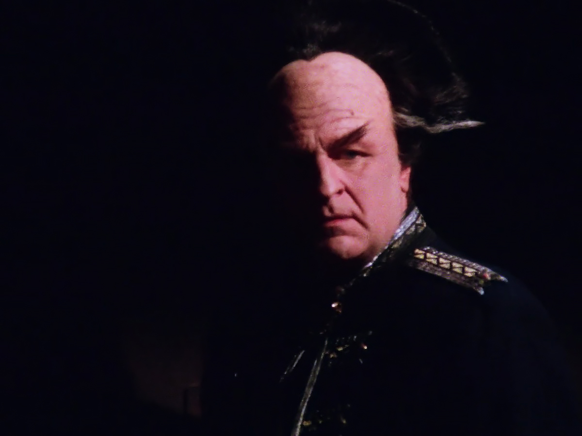 Still image of Peter Jurasik as Londo Mollari in The Summoning, episode 3 of season 4 of Babylon 5.